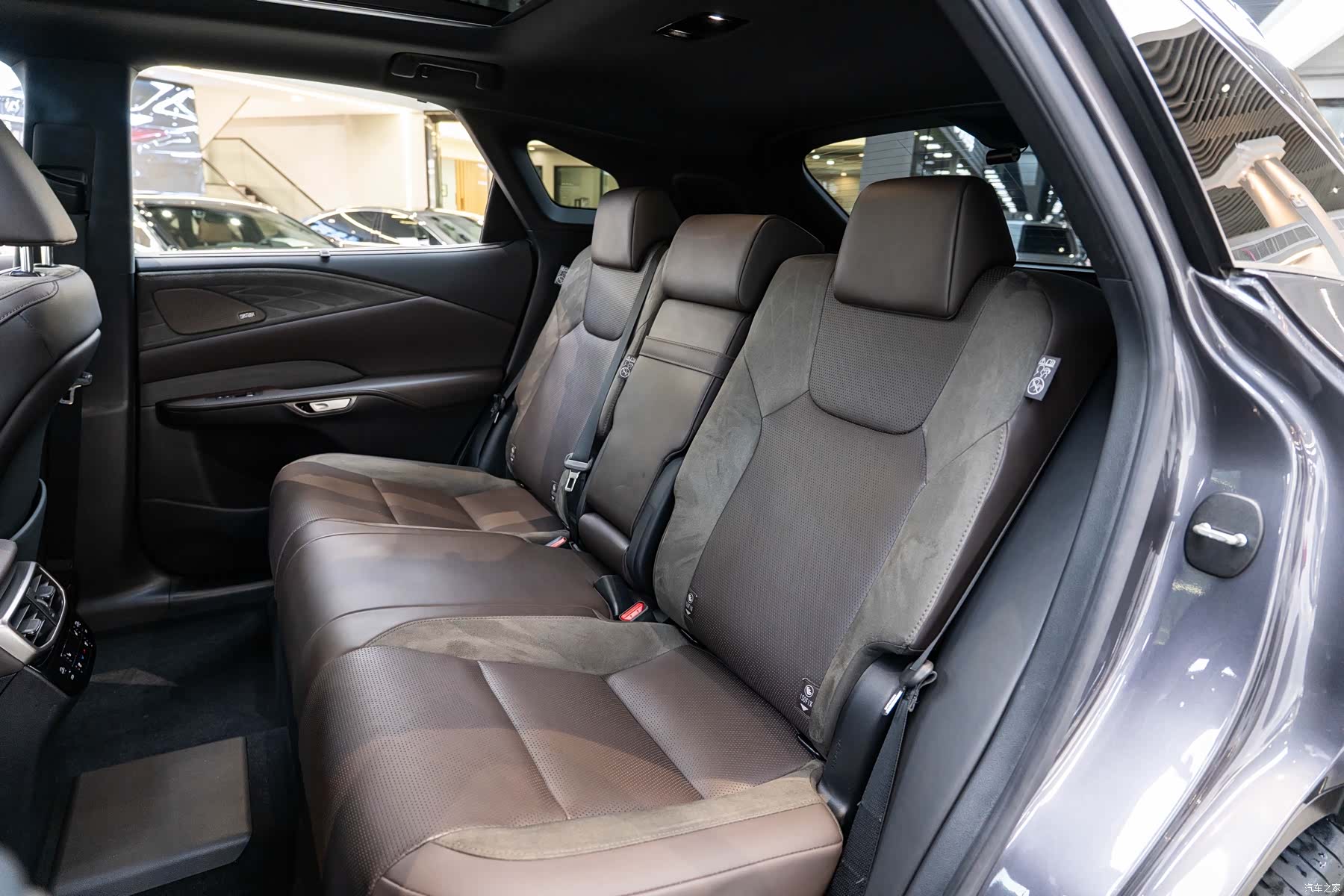 Lexus RX, 2023 12