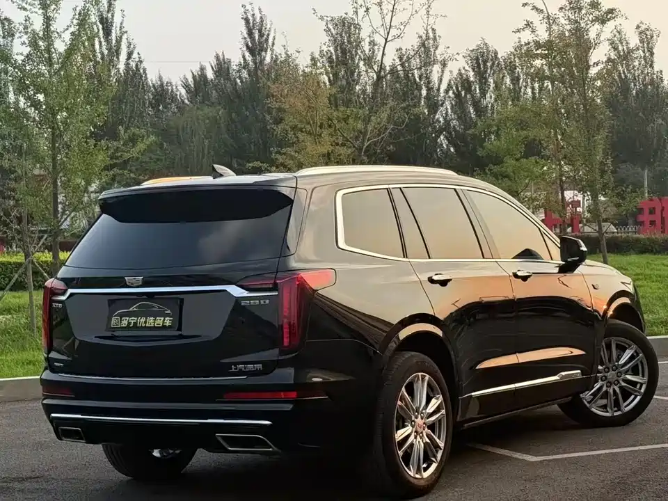 Cadillac XT6