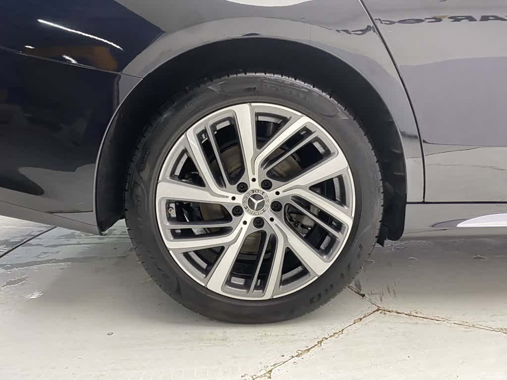 Mercedes-Benz E-Class, 2024 11