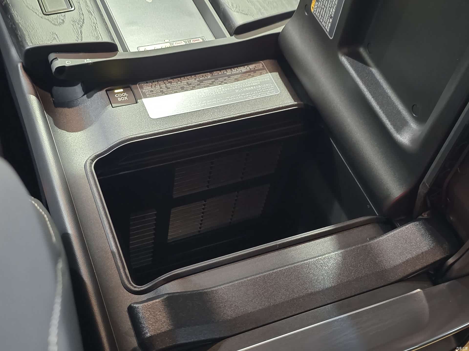 Lexus LX, 2023 17