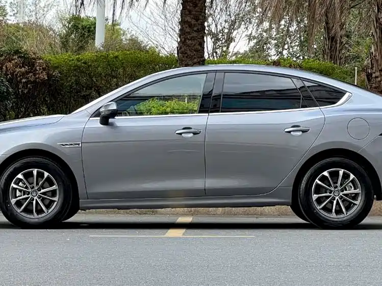 BYD Qin Yuan BYD Qin Yuan