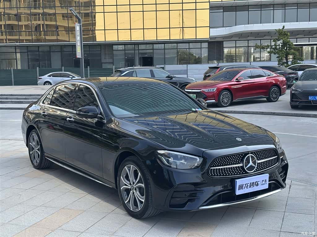 Mercedes-Benz E-Class, 2023 3