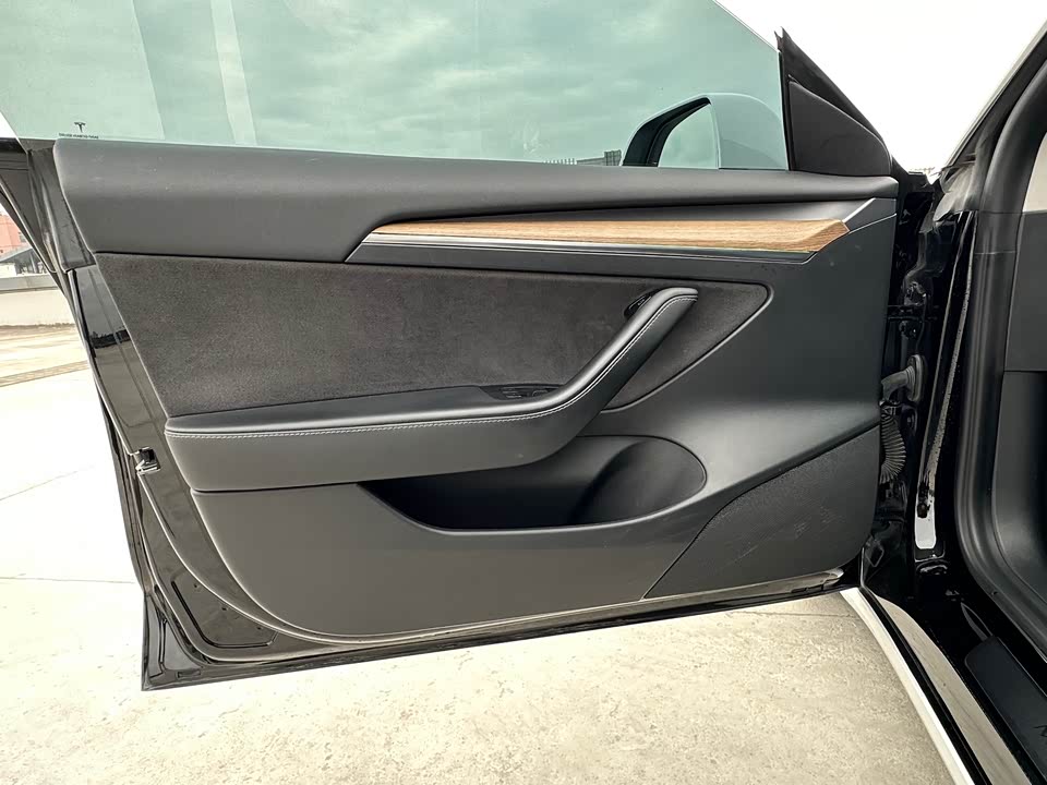 Tesla Model 3 Tesla Model 3