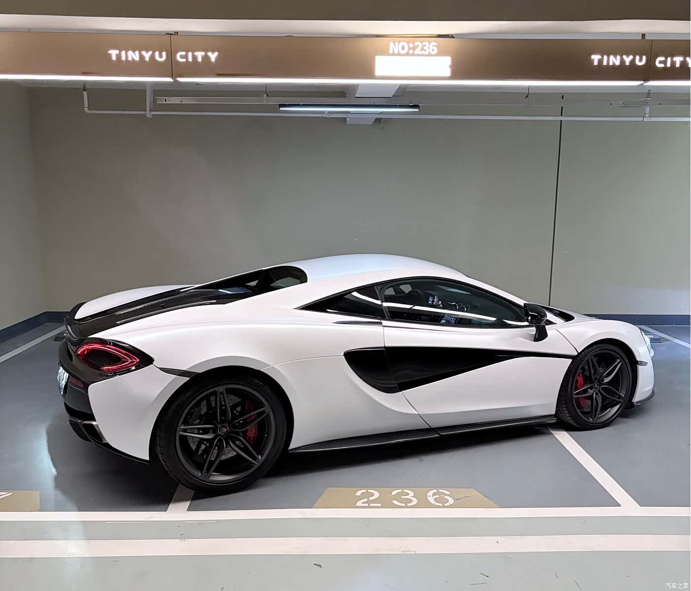 McLaren 570, 2016 6