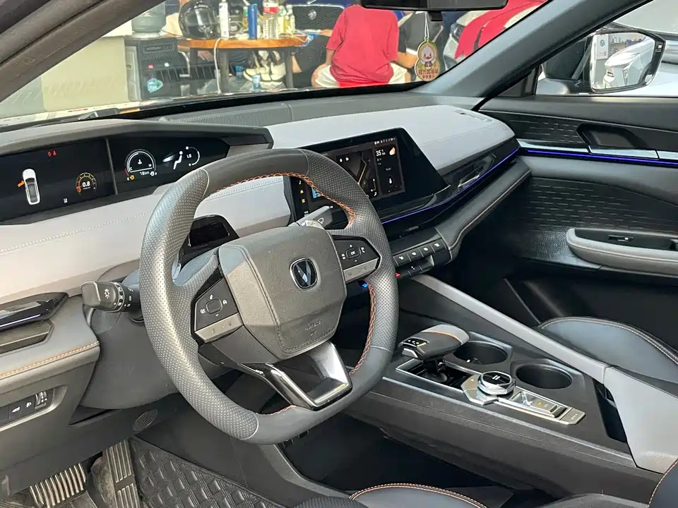 Changan UNI-V