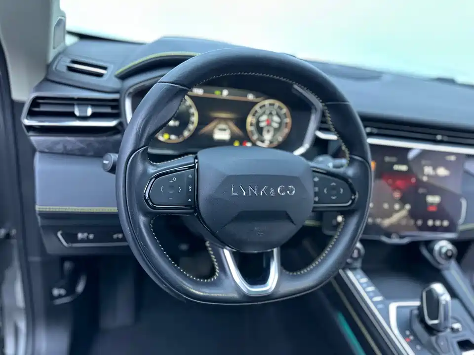 Lynk & Co 05