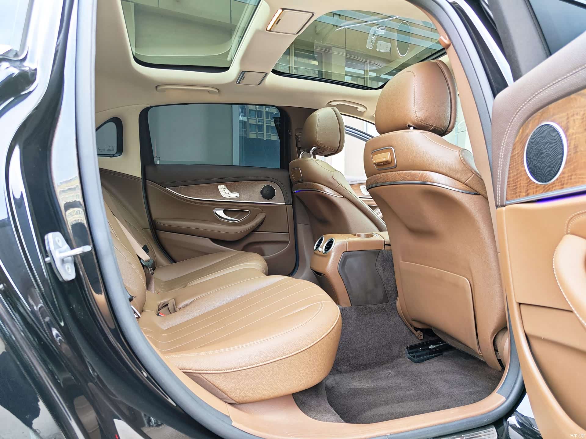 Mercedes-Benz E-Class, 2019 10