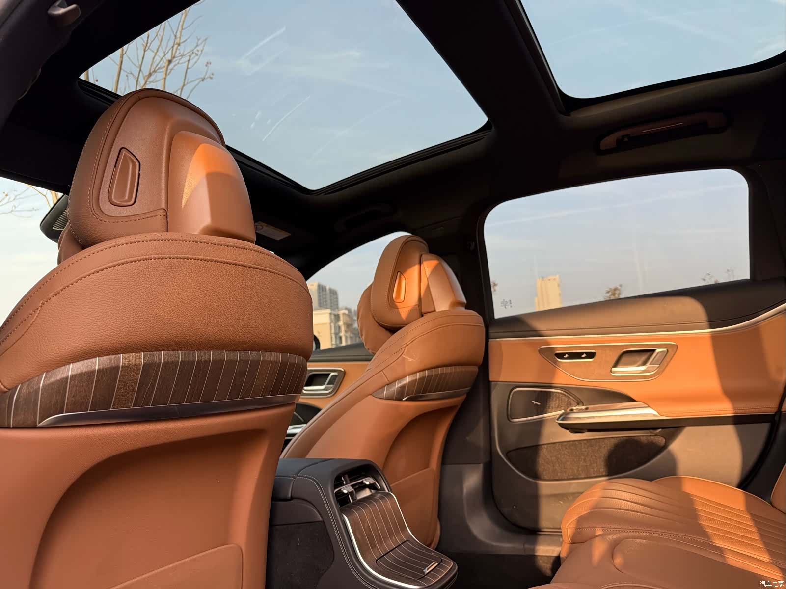 Mercedes-Benz E-Class, 2024 10