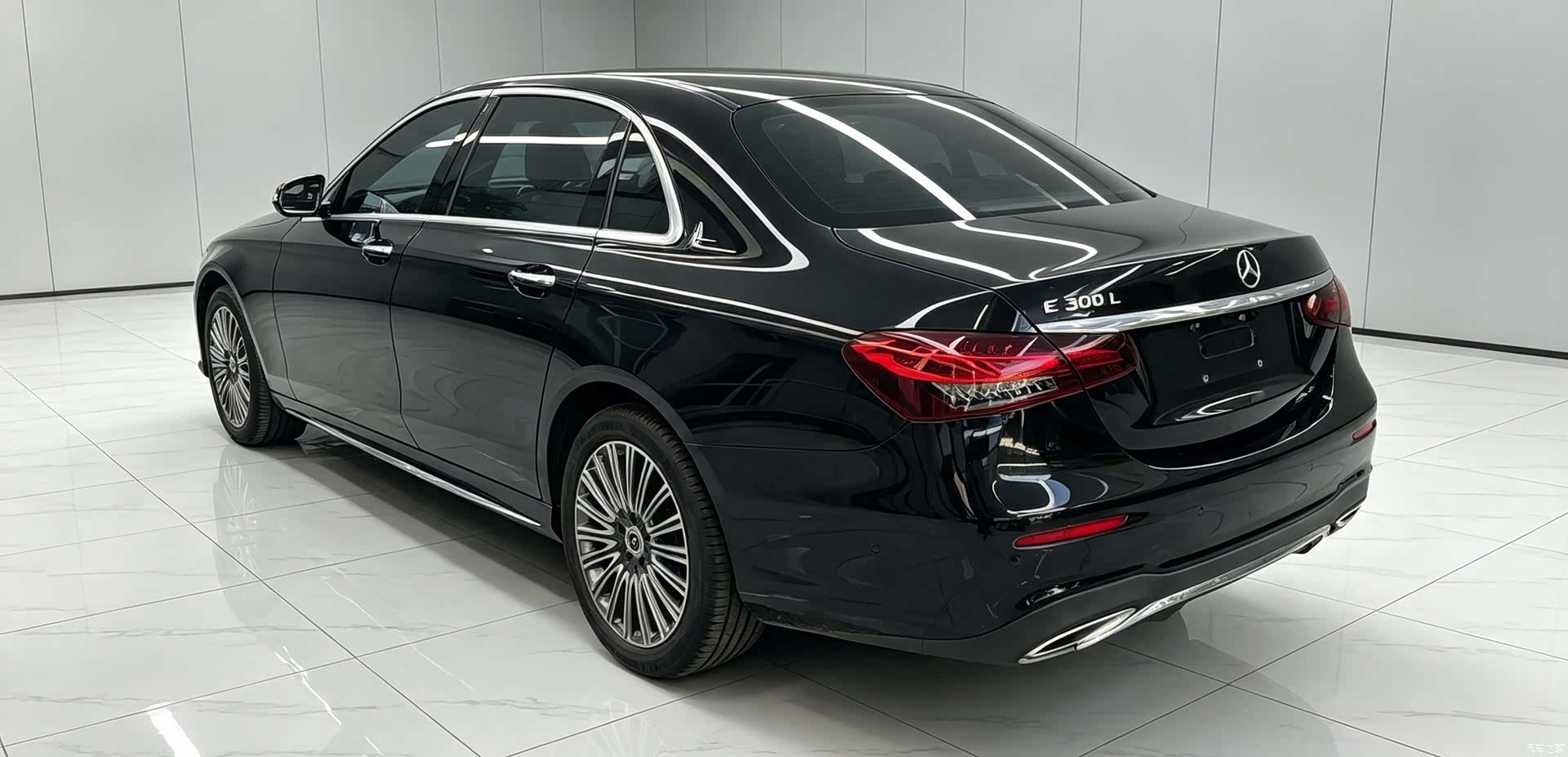 Mercedes-Benz E-Class, 2022 13
