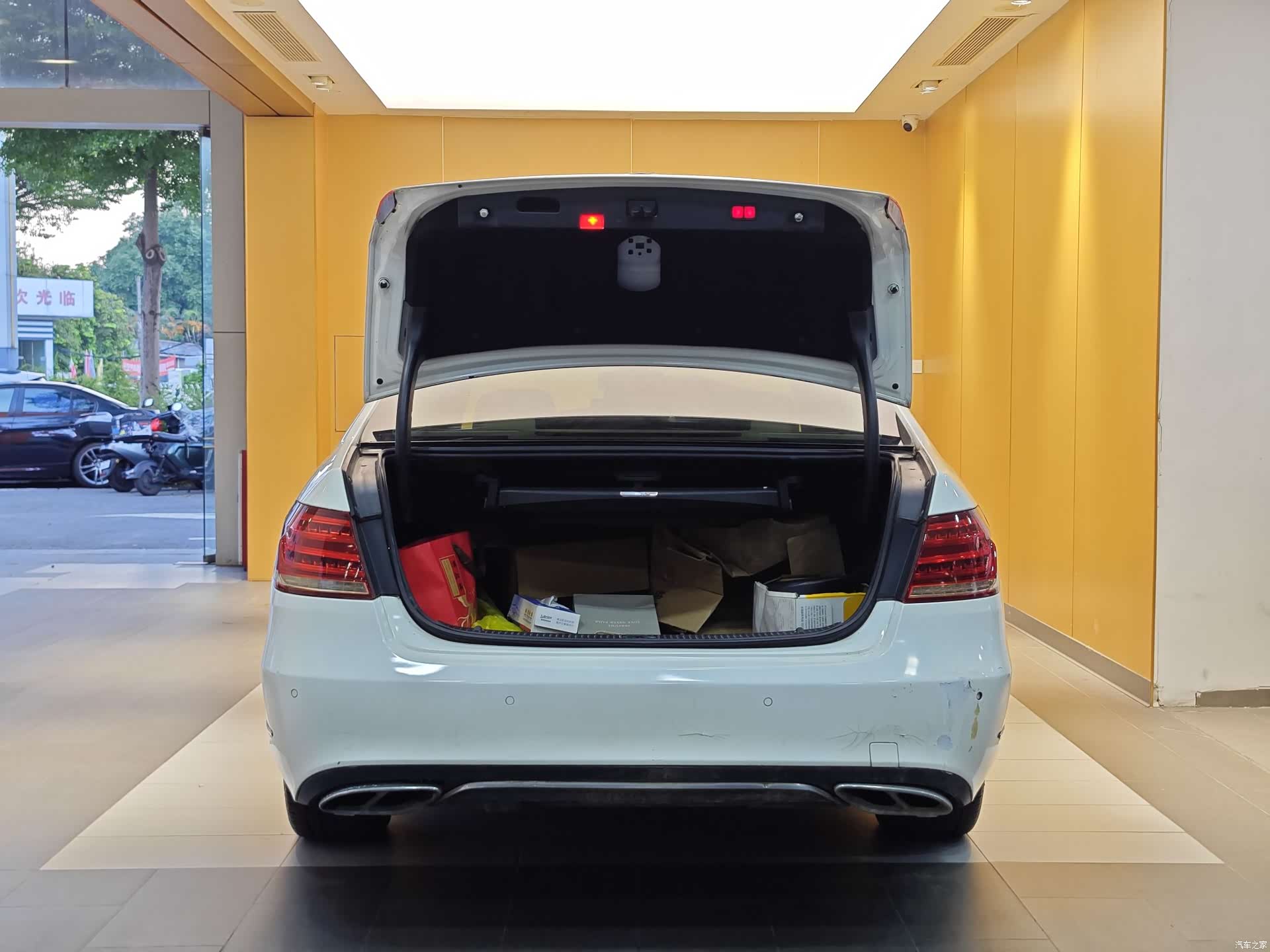 Mercedes-Benz E-Class, 2009 29