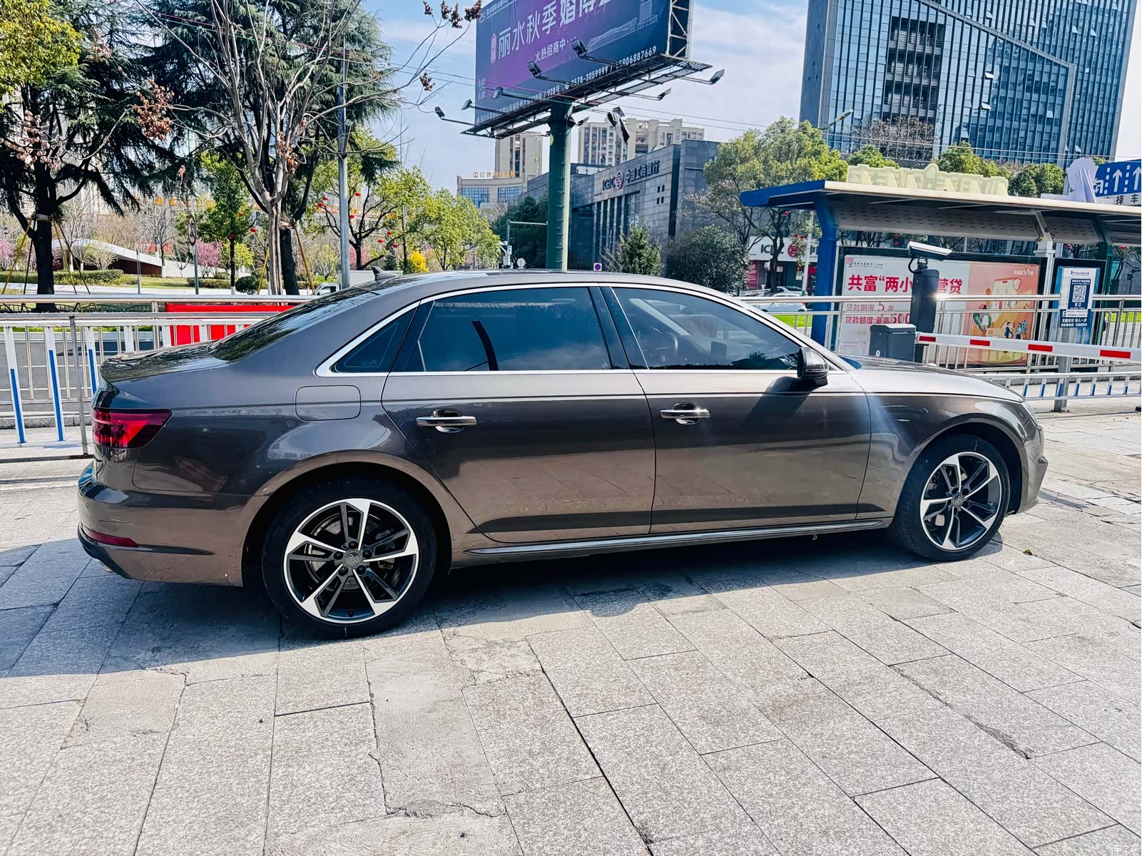 Audi A4L, 2019 13