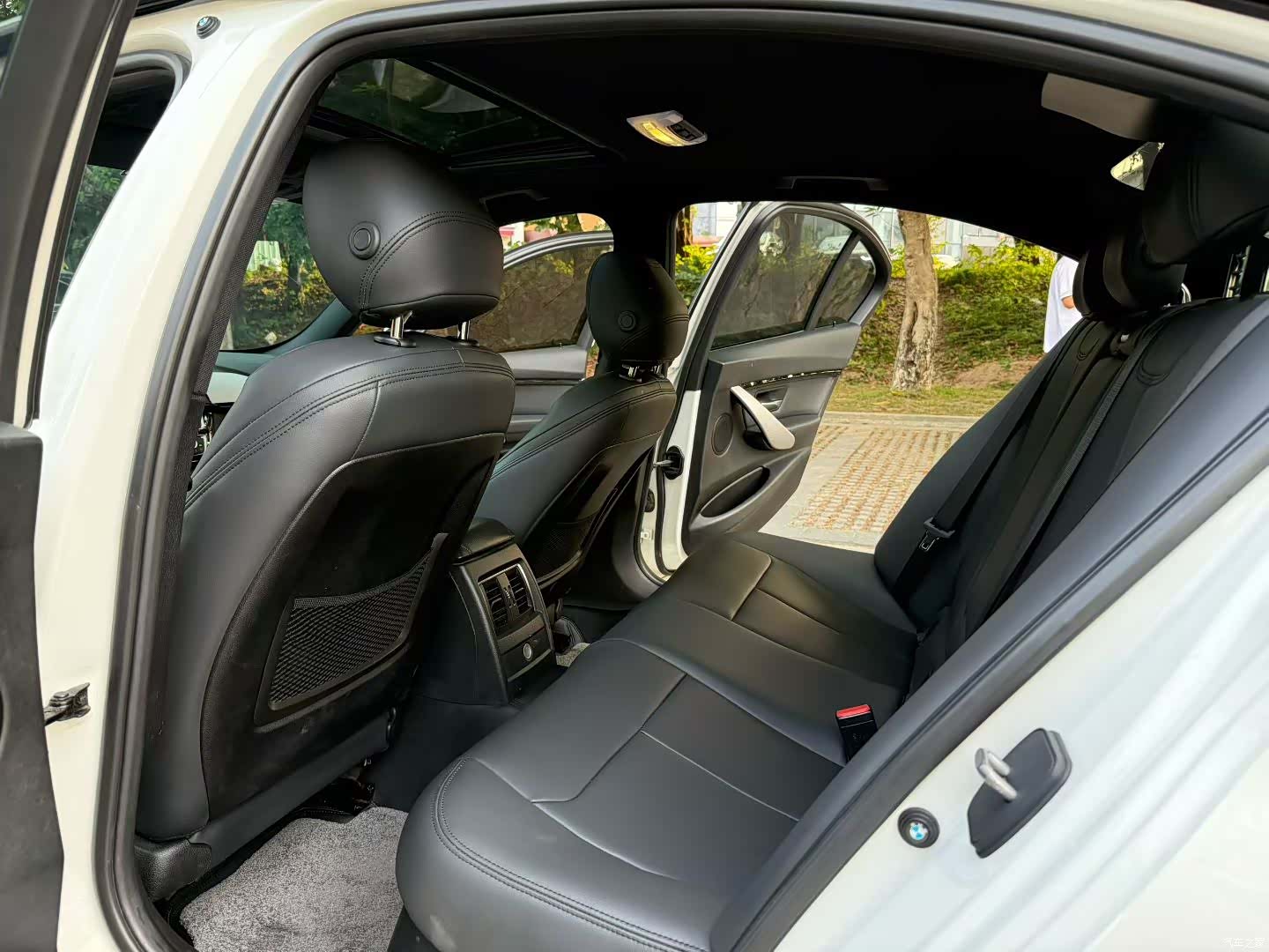 BMW 3 Series, 2017 все фото