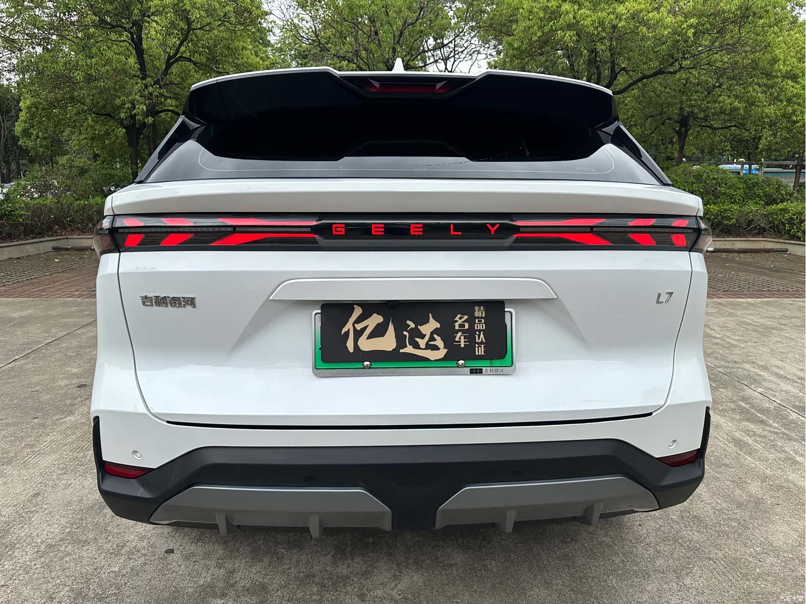 Geely Galaxy L7, 2024 18