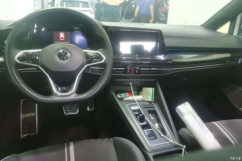 Volkswagen Golf, 2023 12
