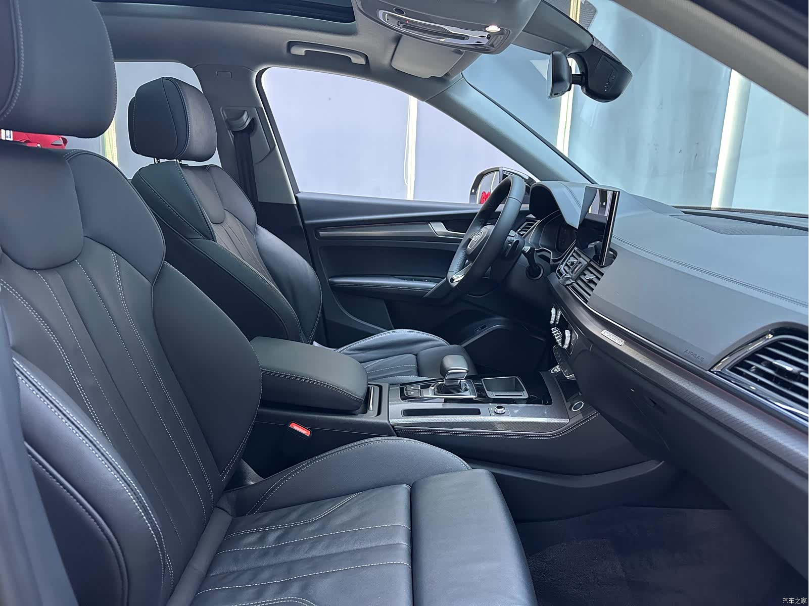 Audi Q5L, 2022 10