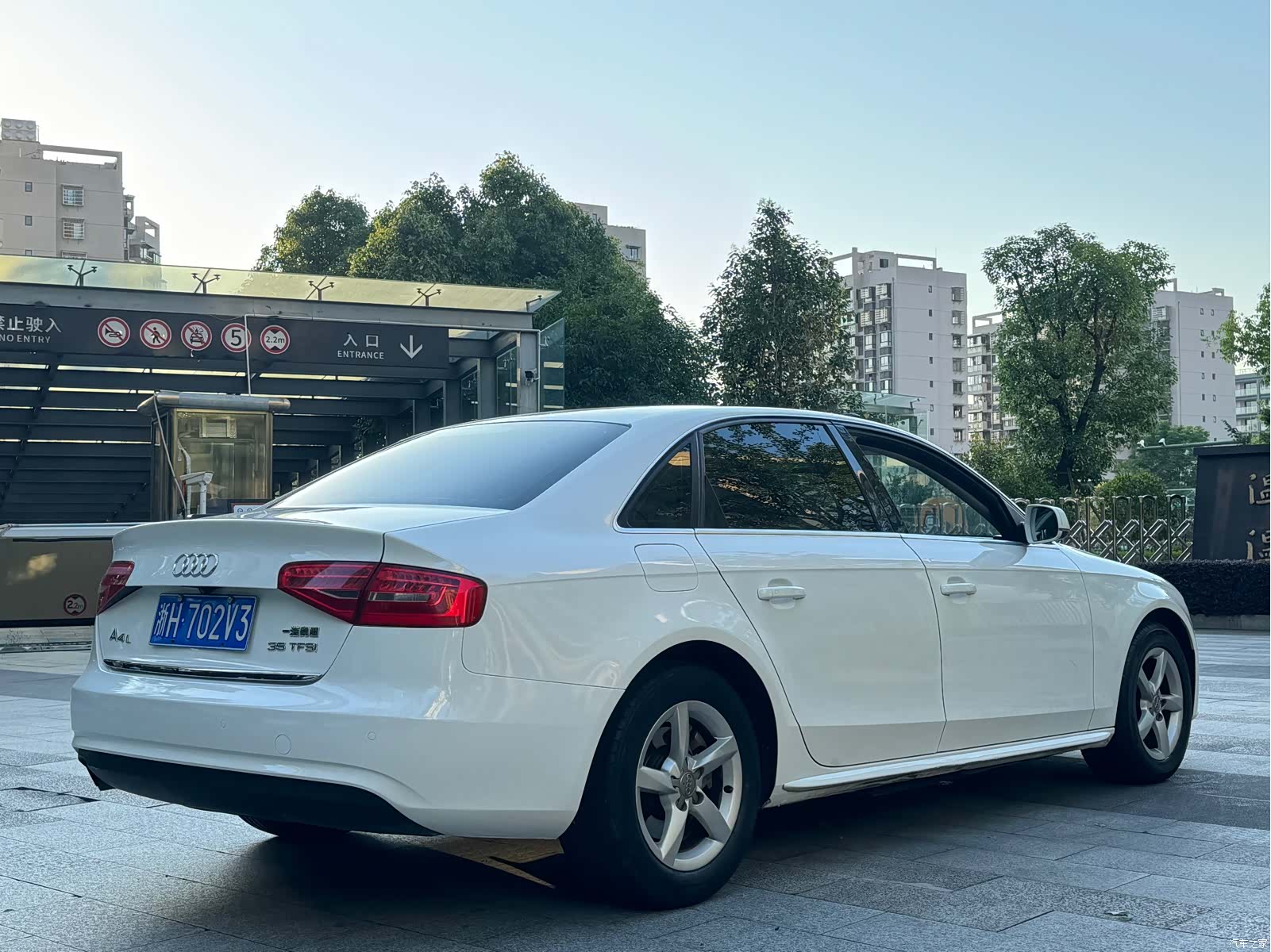 Audi A4L, 2014 все фото