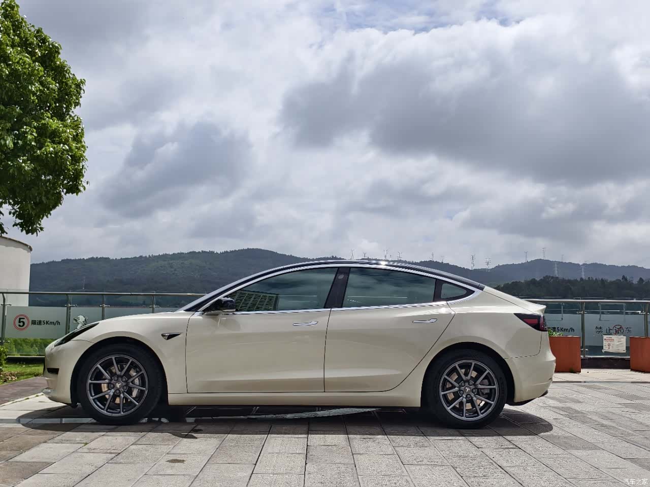Tesla Model 3, 2020 4