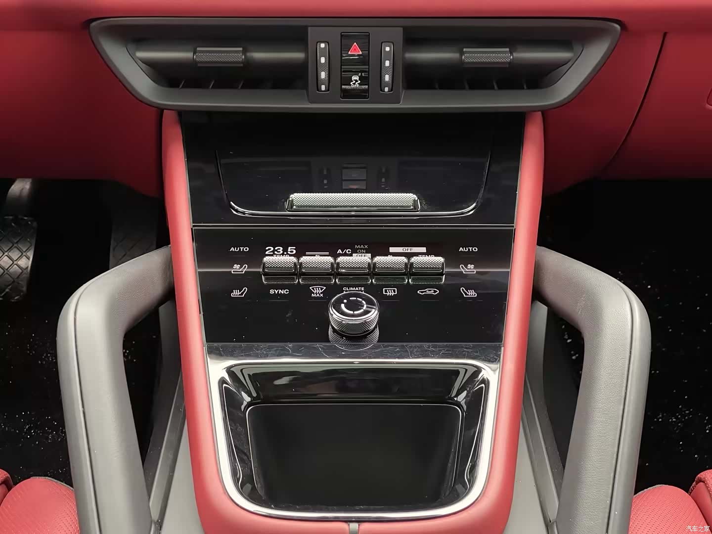 Porsche Cayenne, 2024 9