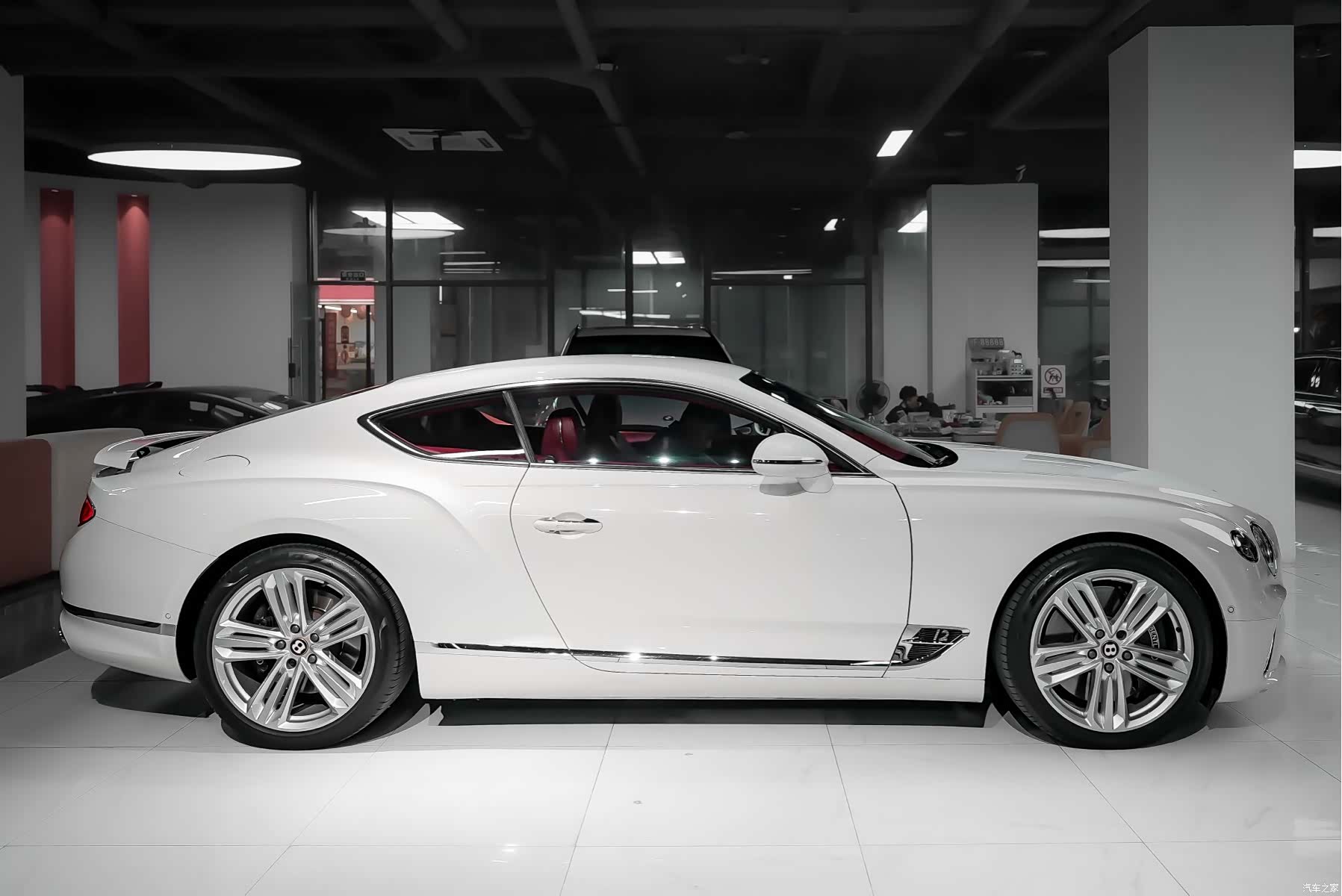 Bentley Continental GT, 2020 7