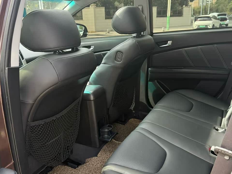 Luxgen Excellent 6 SUV