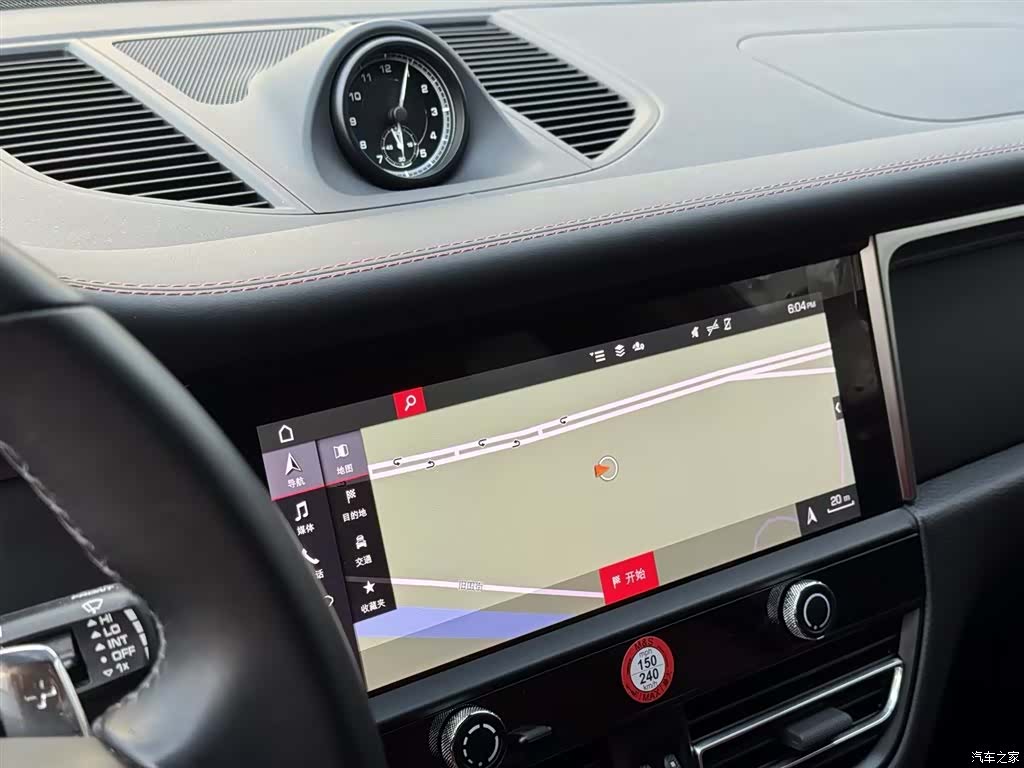Porsche Macan, 2024 11