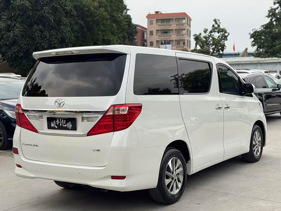 Toyota Elfa