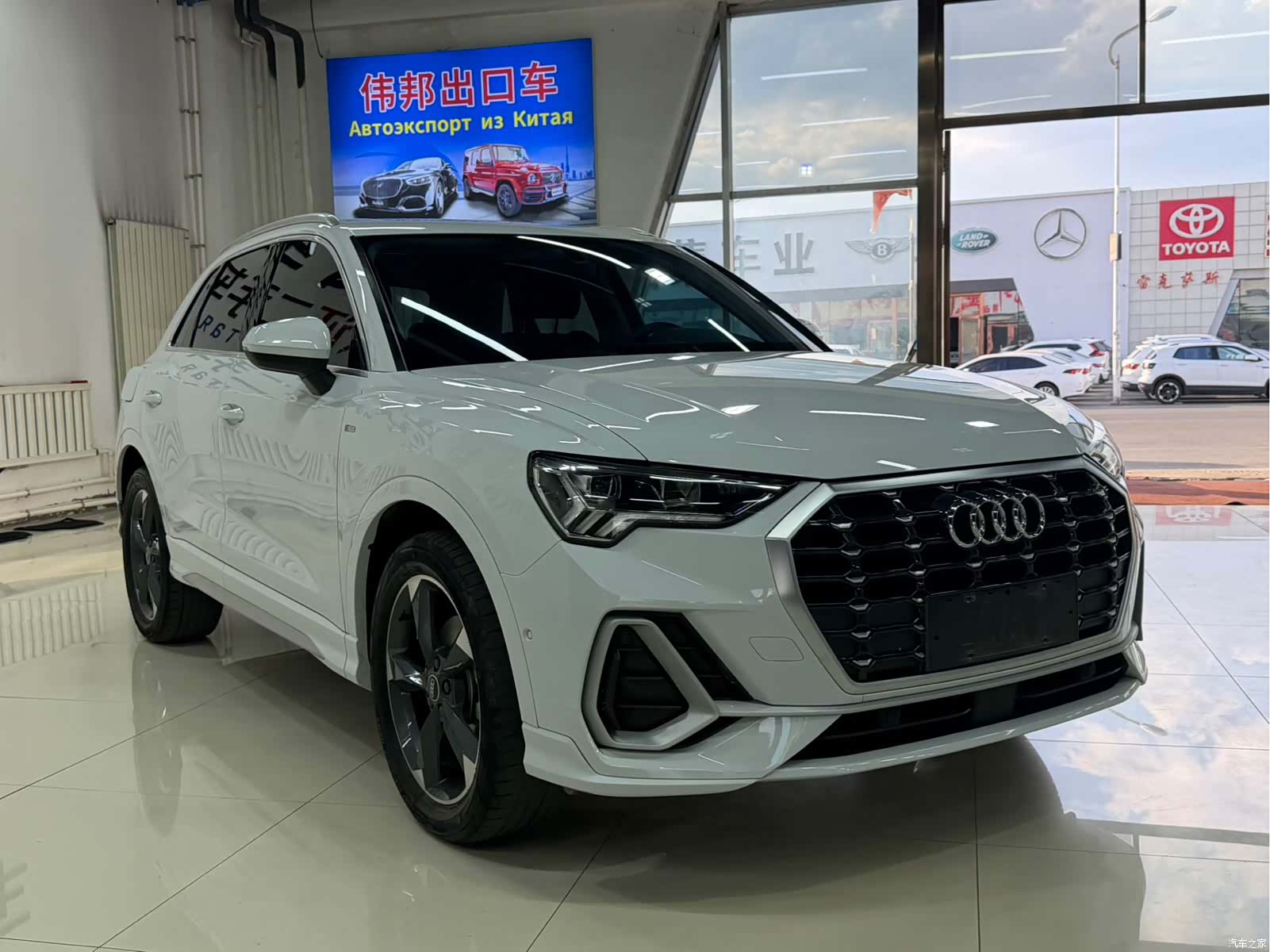 Audi Q3, 2023 3