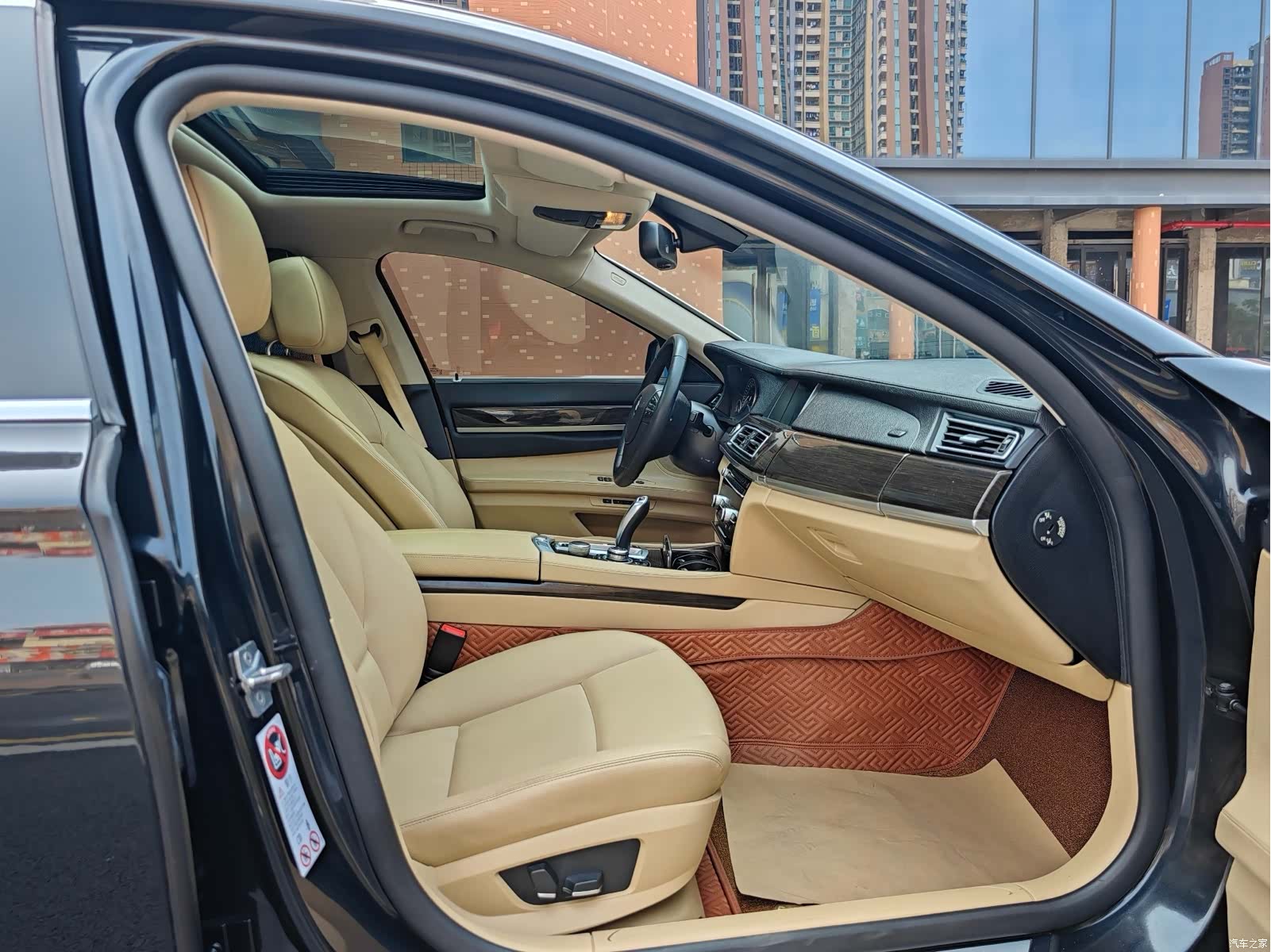 BMW 7 Series, 2012 10