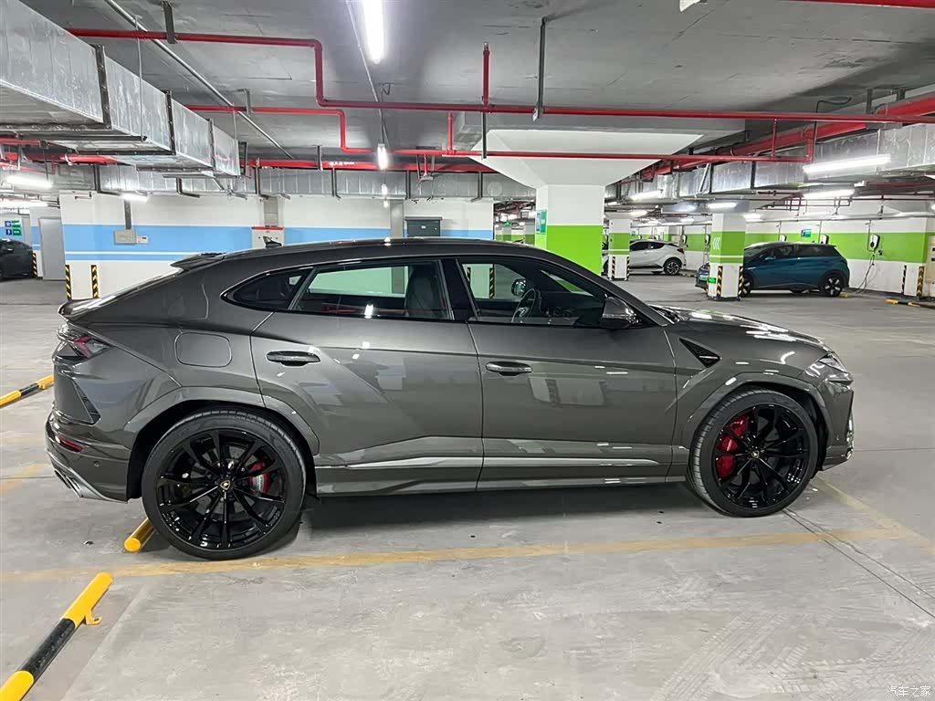 Lamborghini Urus, 2021 4
