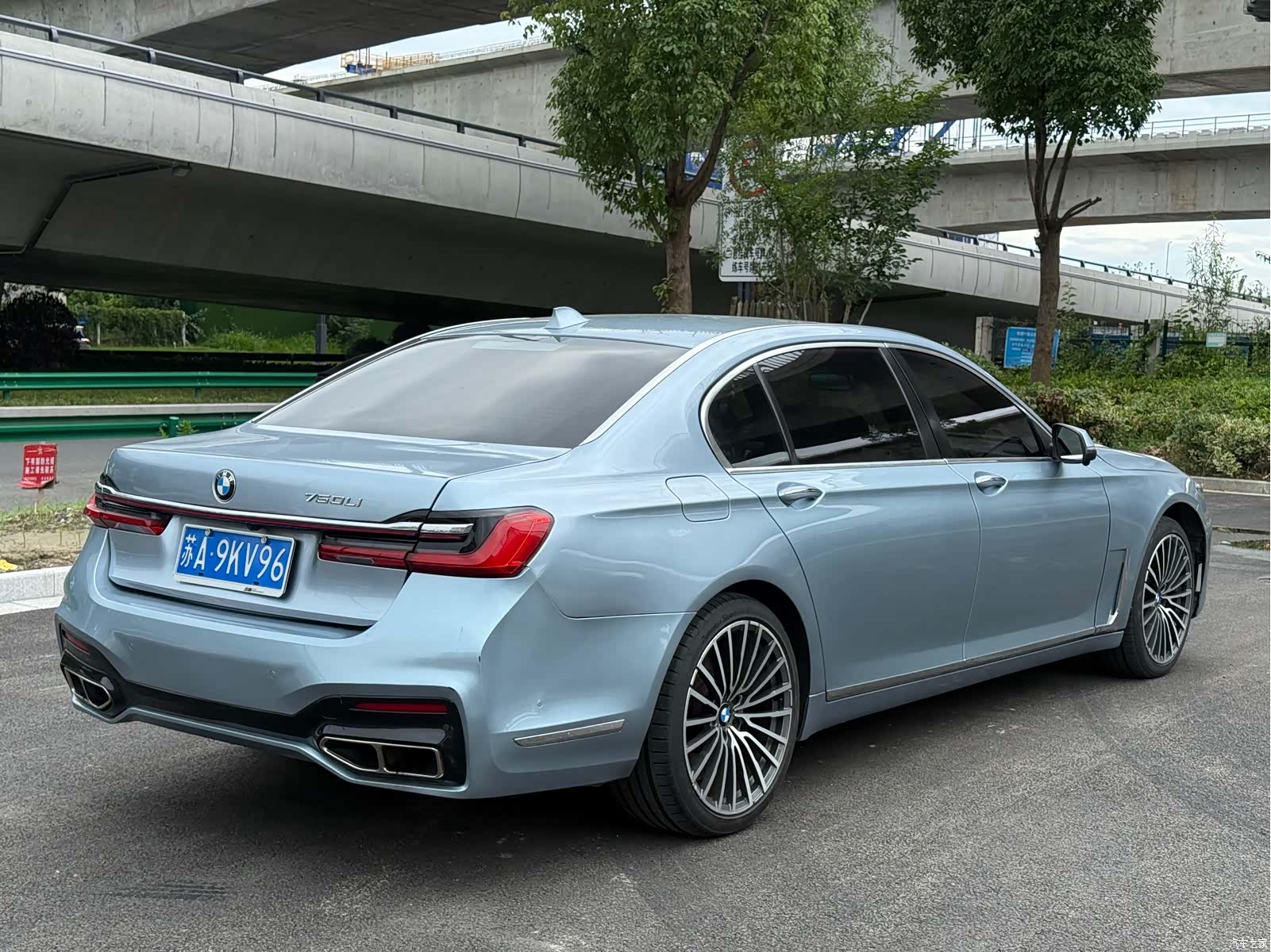 BMW 7 Series, 2011 3