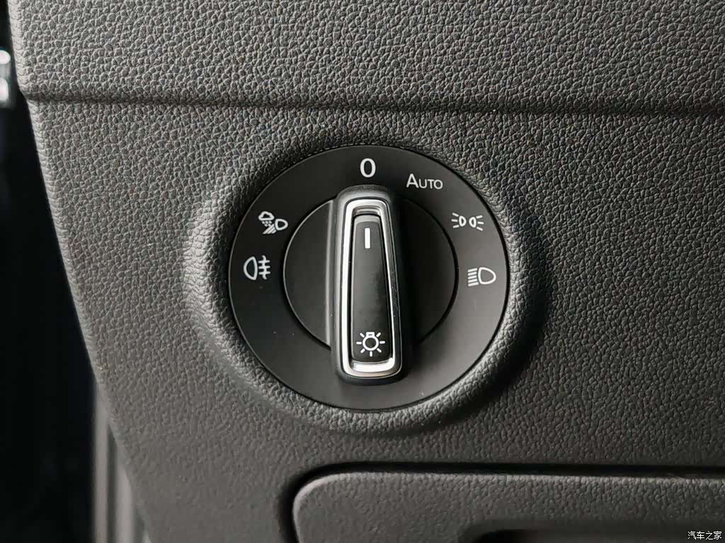 Volkswagen Tiguan L, 2023 21