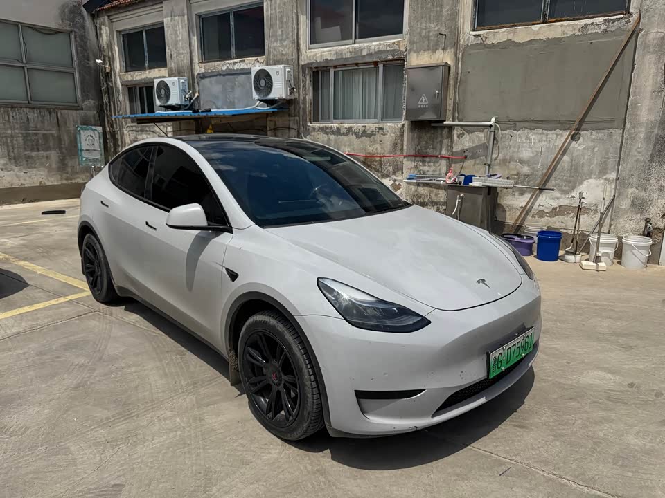 Tesla Model Y Tesla Model Y