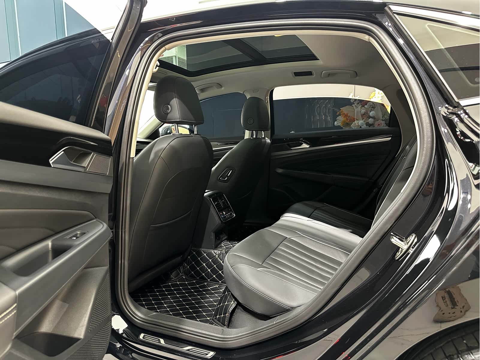 Volkswagen Passat, 2023 10