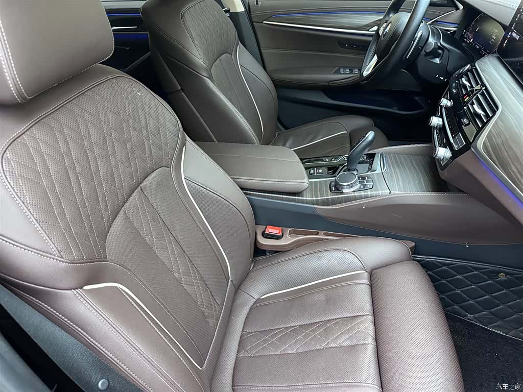 BMW 5 Series, 2023 9