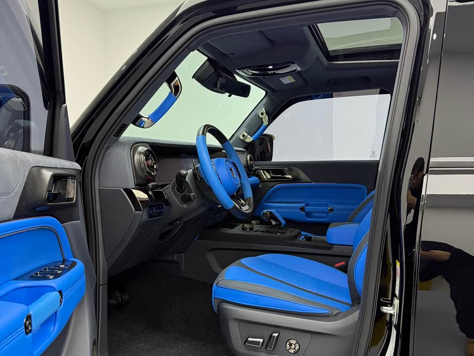 CrossBoundary Co-creation tank 300