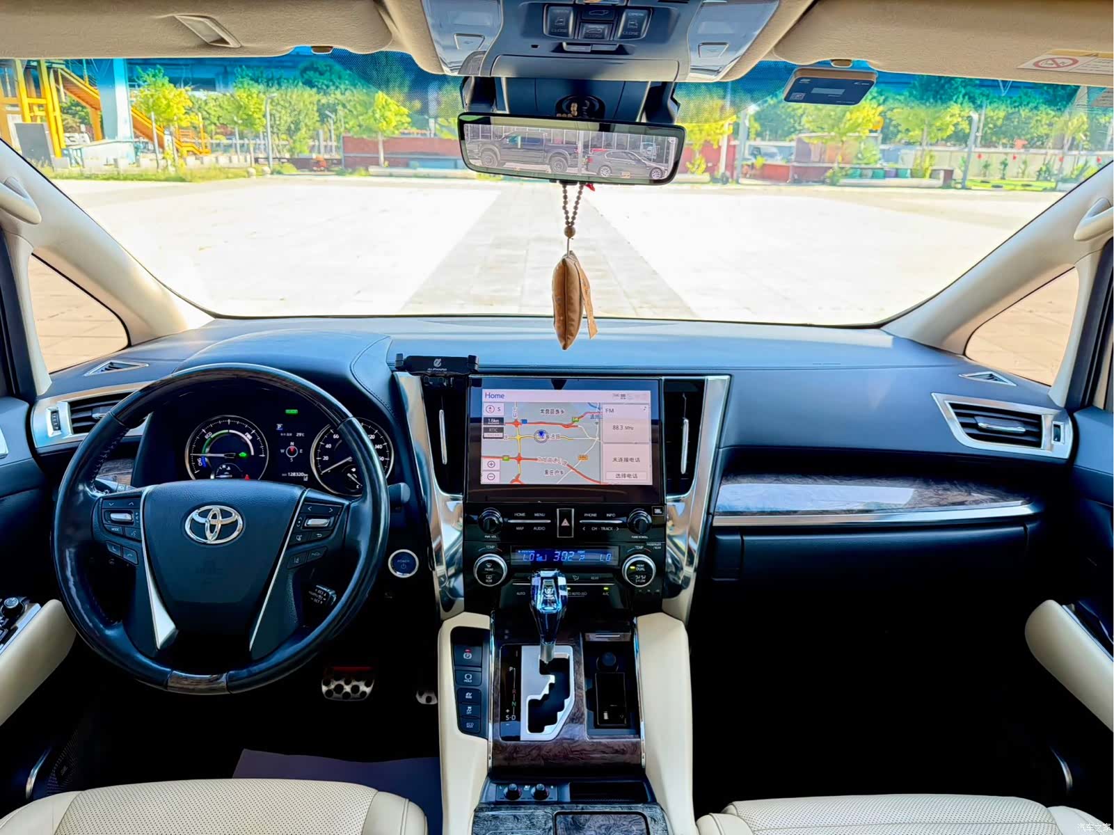 Toyota Alphard, 2021 12