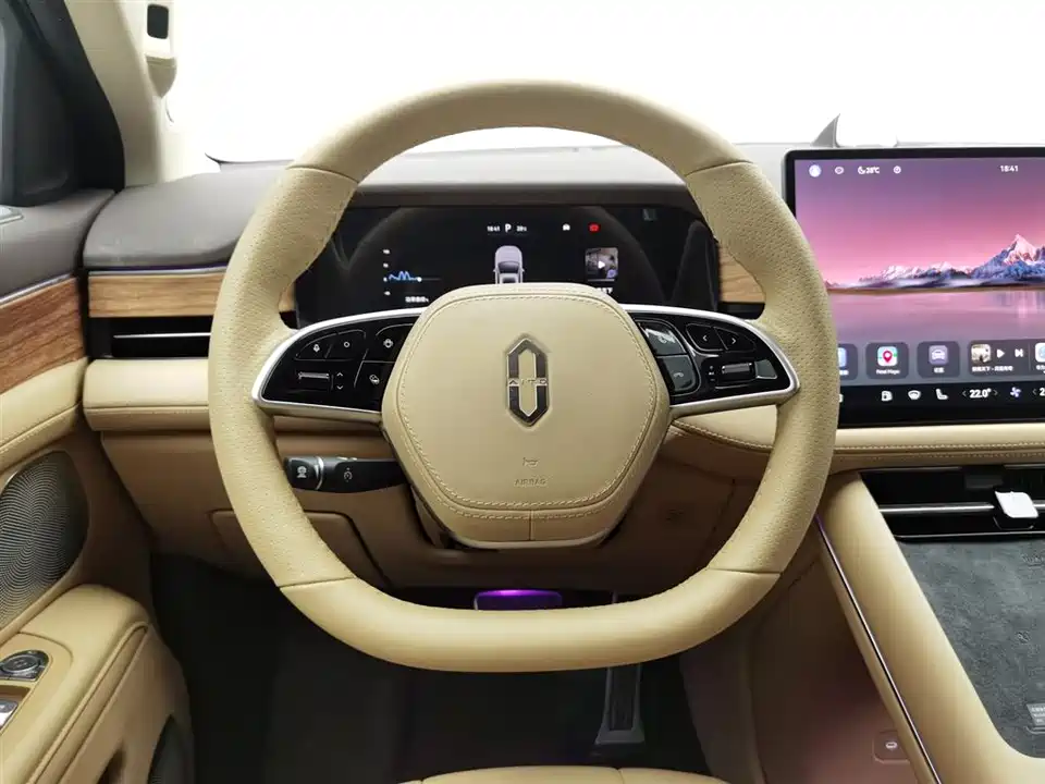 AITO Ask the world M7