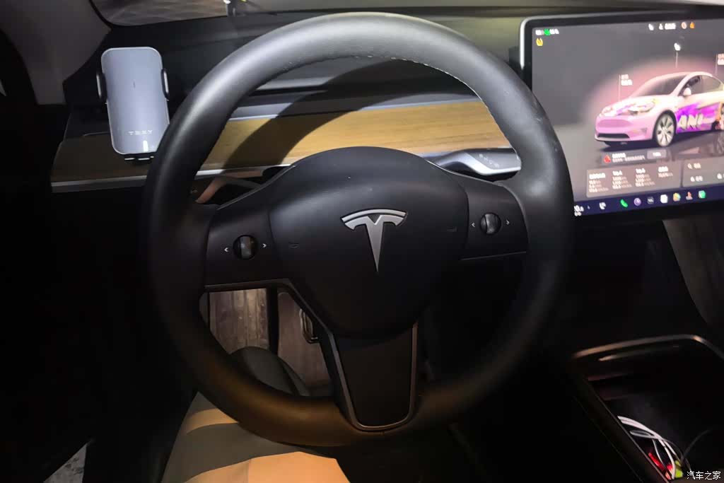 Tesla Model Y, 2023 15