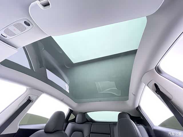 Tesla Model Y, 2024 14