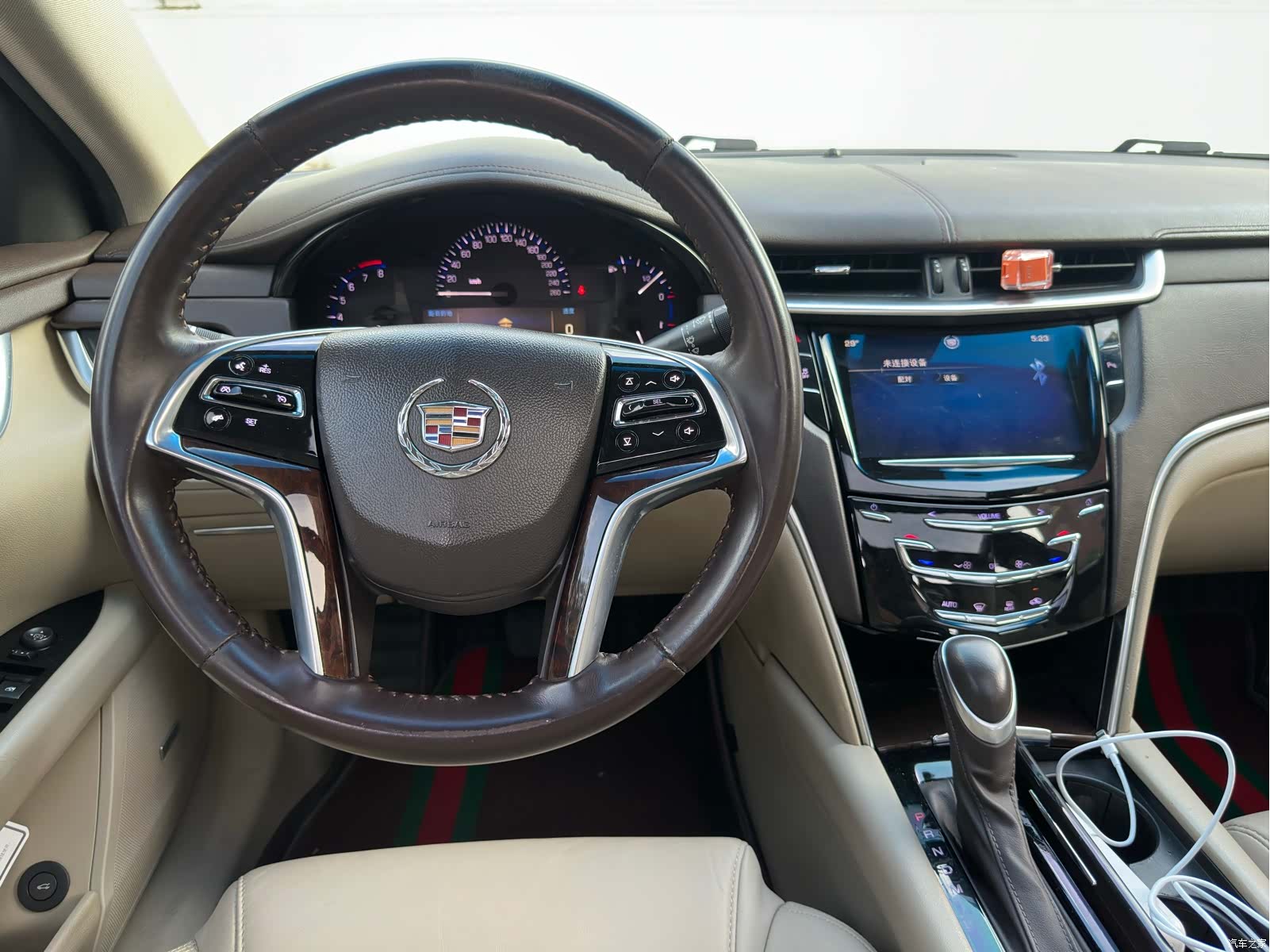 Cadillac XTS, 2013 11