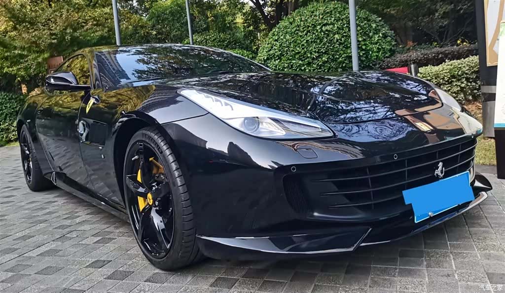 Ferrari GTC4Lus, 2018 3