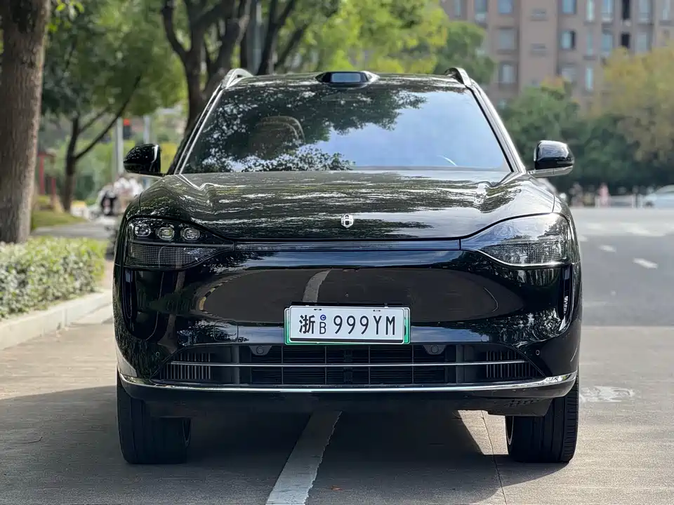 AITO Ask the world M9