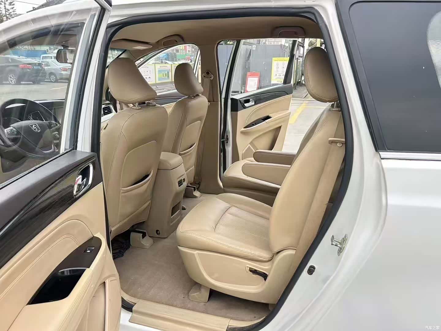 Wuling 730, 2016 8