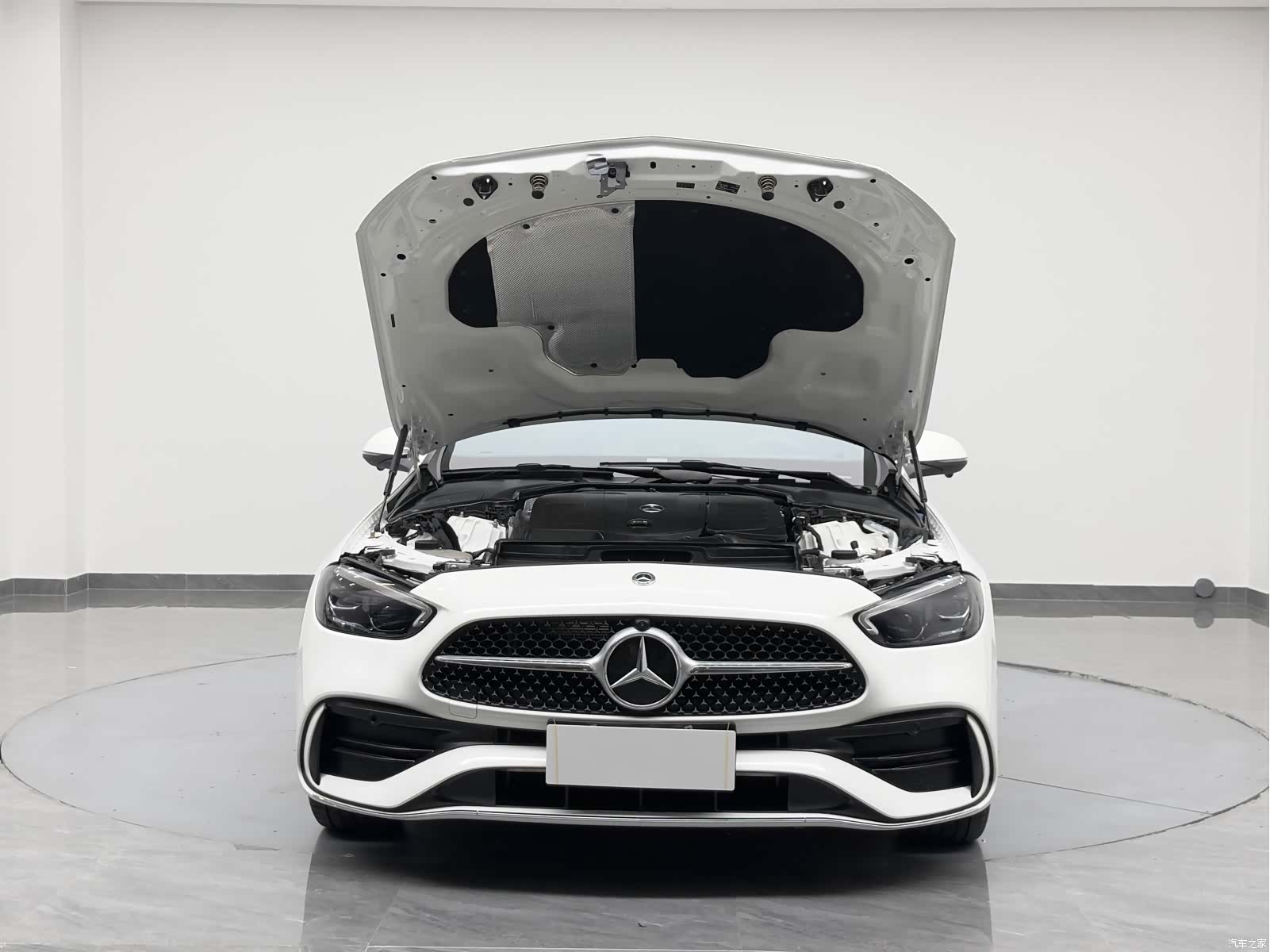 Mercedes-Benz C-Class, 2023 17