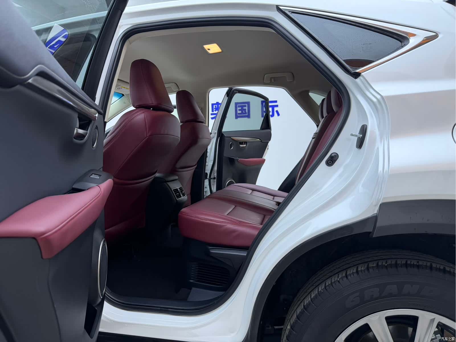 Lexus NX, 2021 12