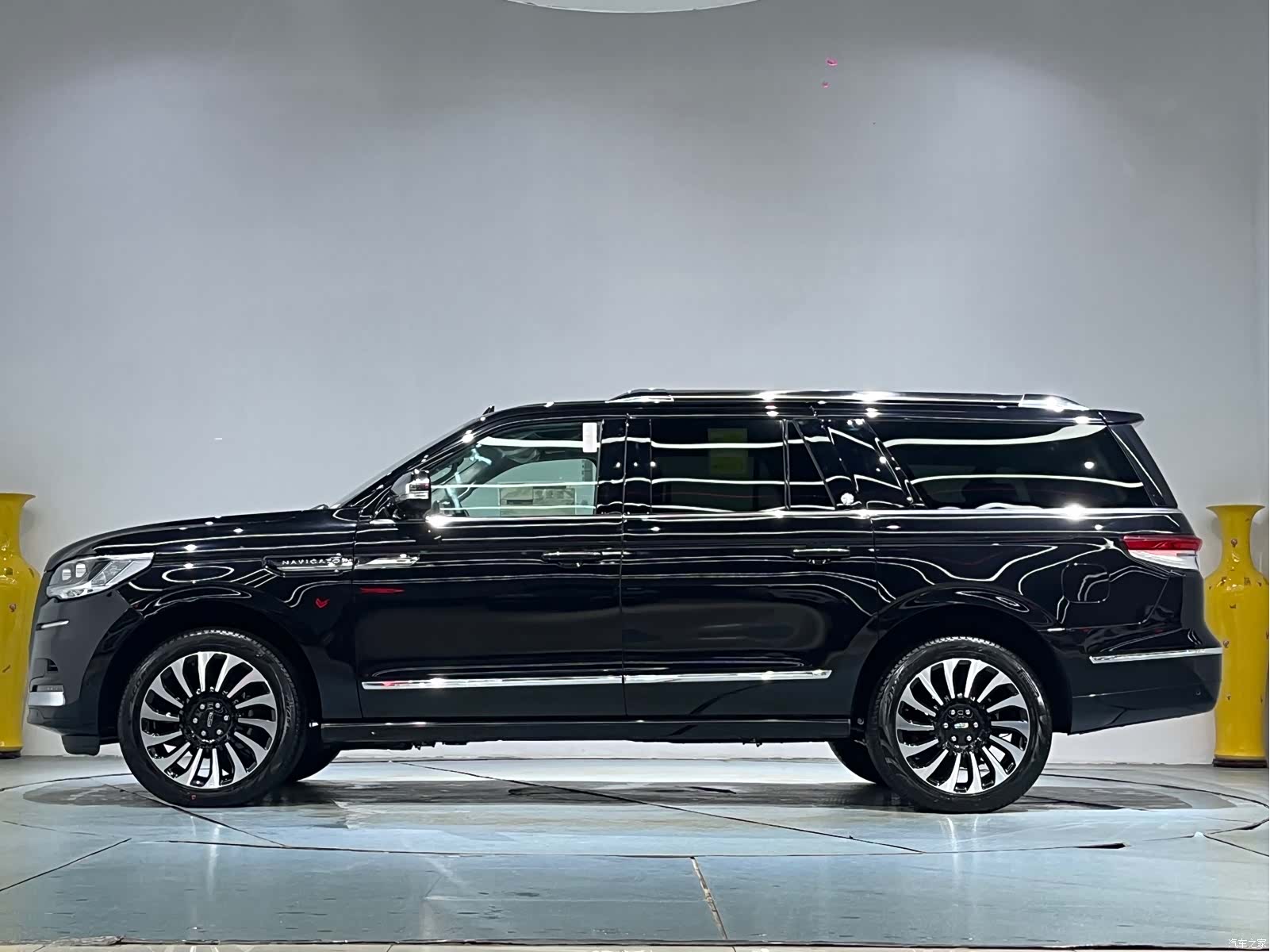 Lincoln Navigator, 2026 24