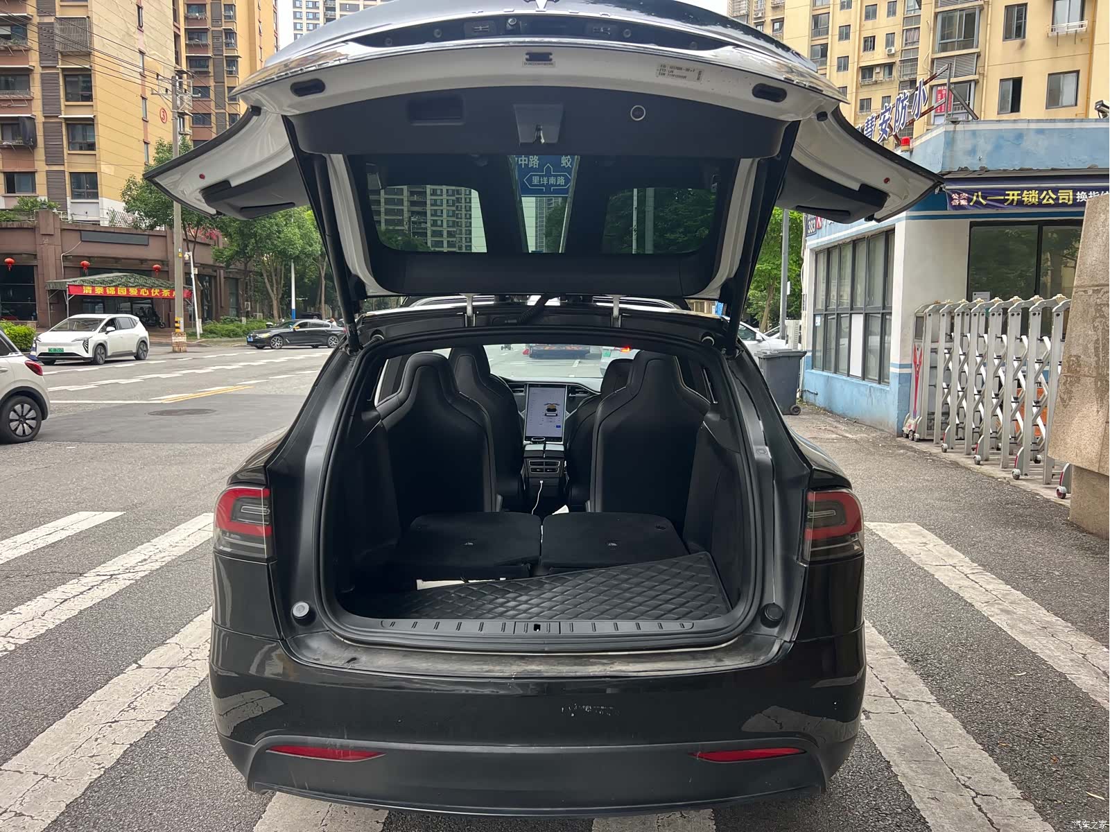 Tesla Model X, 2018 19