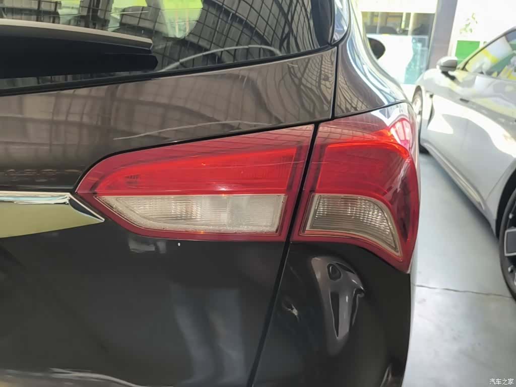 Buick Envision Plus, 2018 8