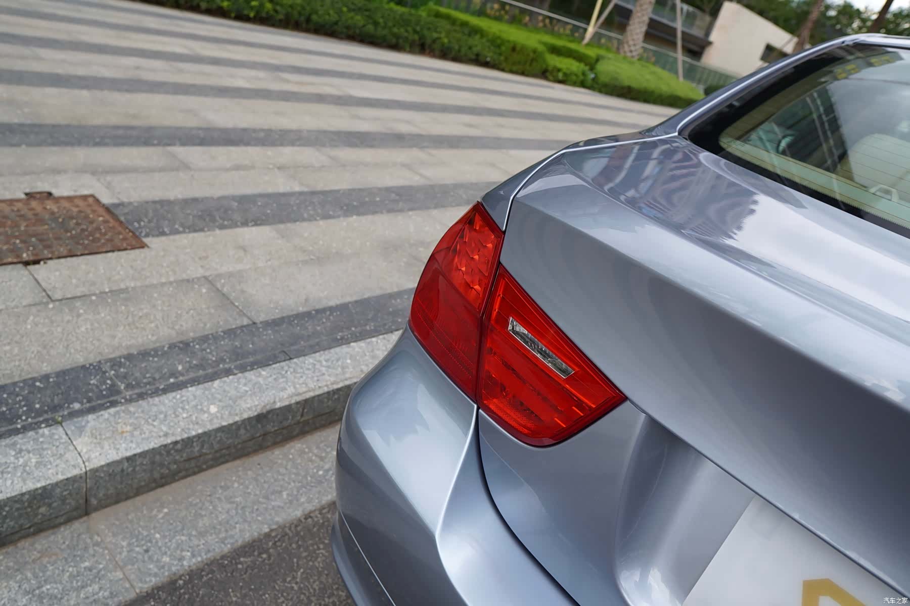 BMW 3 Series, 2011 26