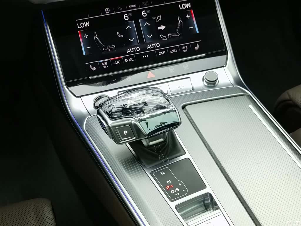 Audi A7L, 2023 13